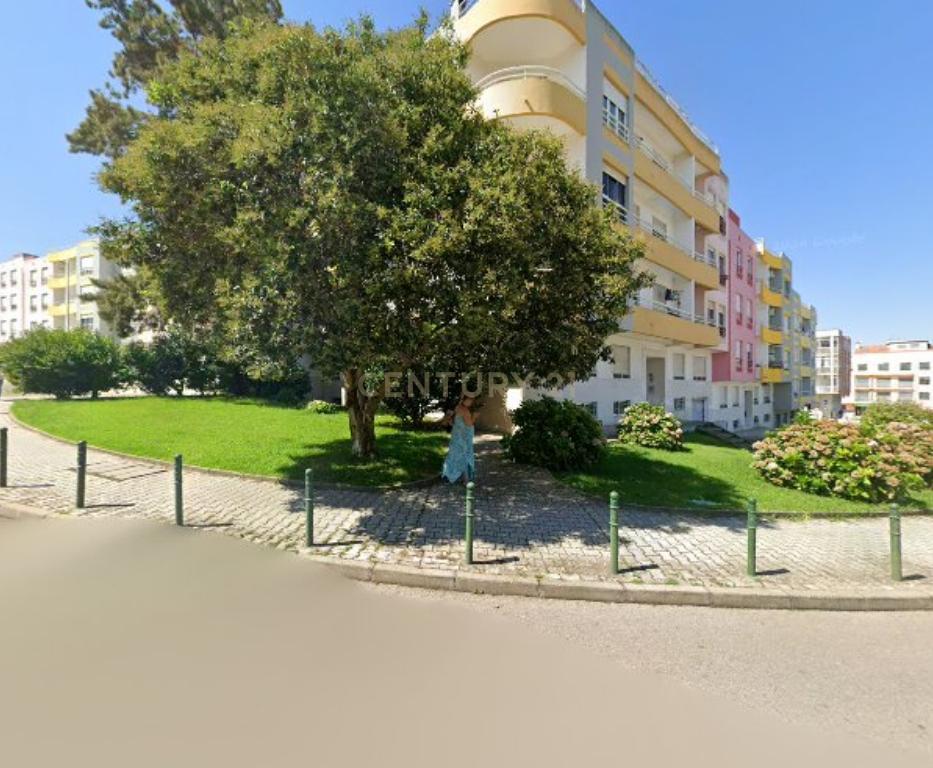 Apartamento T3 para Arrendamento | Quinta da Marialva – Corroios - Image 1