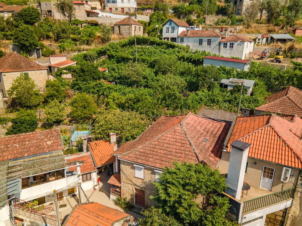 MORADIA PARA RENOVAR EM SEQUEIROS, ANCEDE - Image 2
