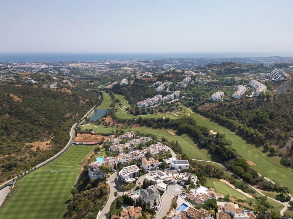 Terreno excepcional com 1.812 m² na prestigiada zona de Lomas de La Quinta, Benahavís - Image 12