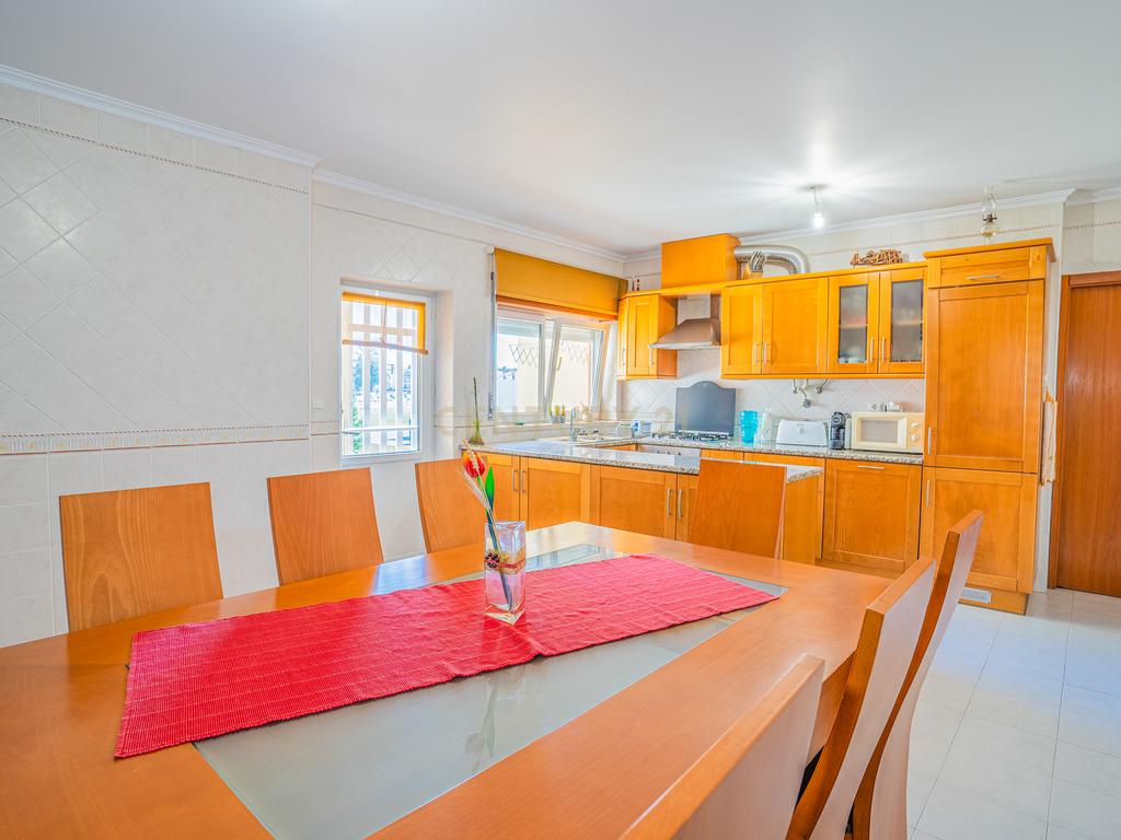 Apartamento T3 com garagem - Cidade Nova, Caldas da Rainha - Image 3