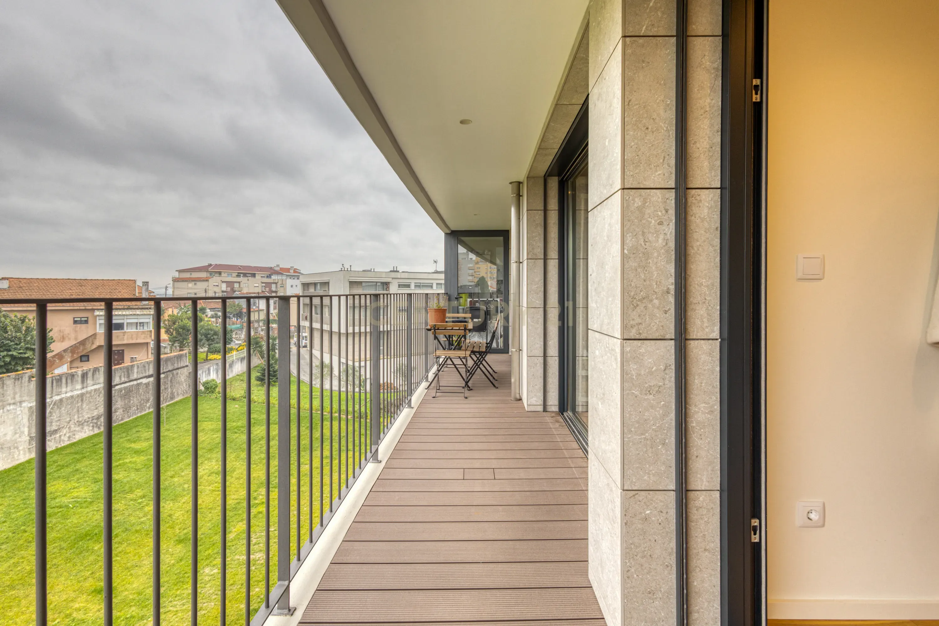 Fotografia 6 de T2 Último Piso Semi-Novo com varanda na Madalena