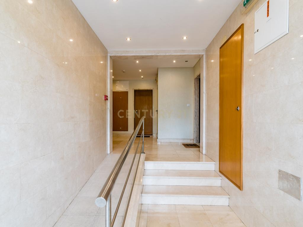 Apartamento T2 com Terraço em Loures - Excelente Oportunidade! - Image 20