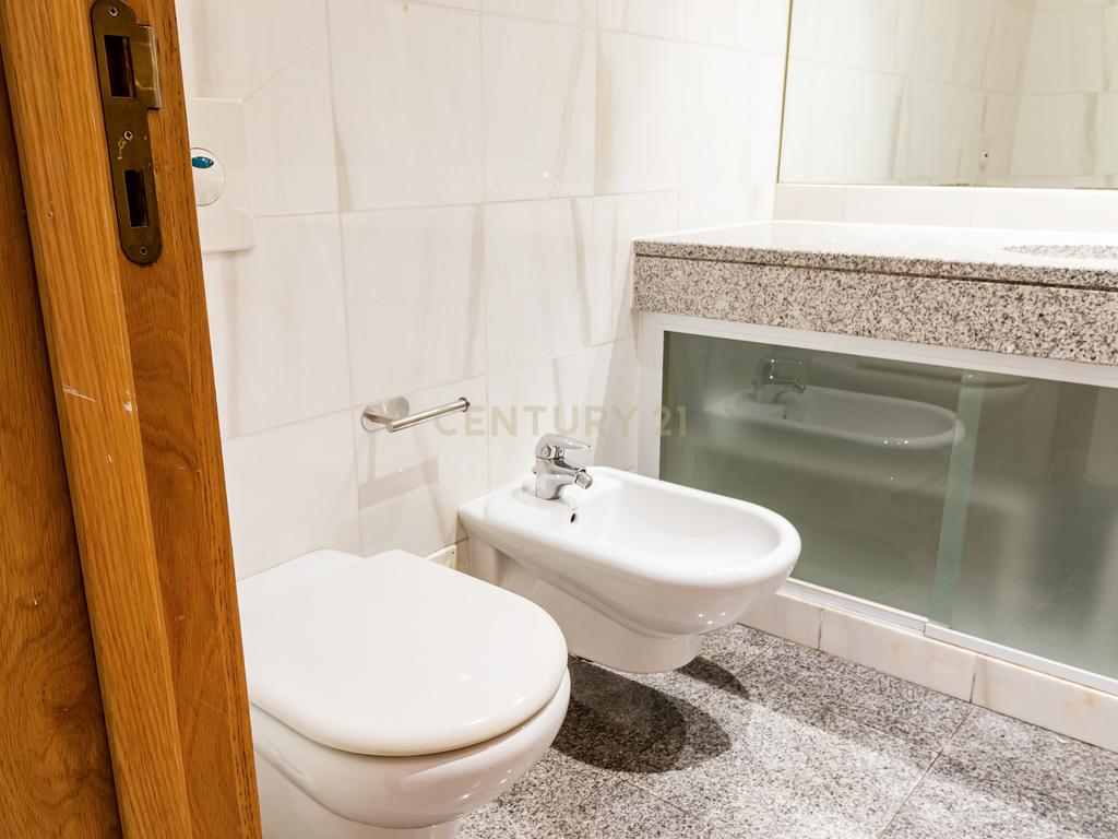 Apartamento T1 com segurança privada, piscina, garagem e arrecadação no condomínio Villa Restelo, Belém. Para Arrendar! - Image 13