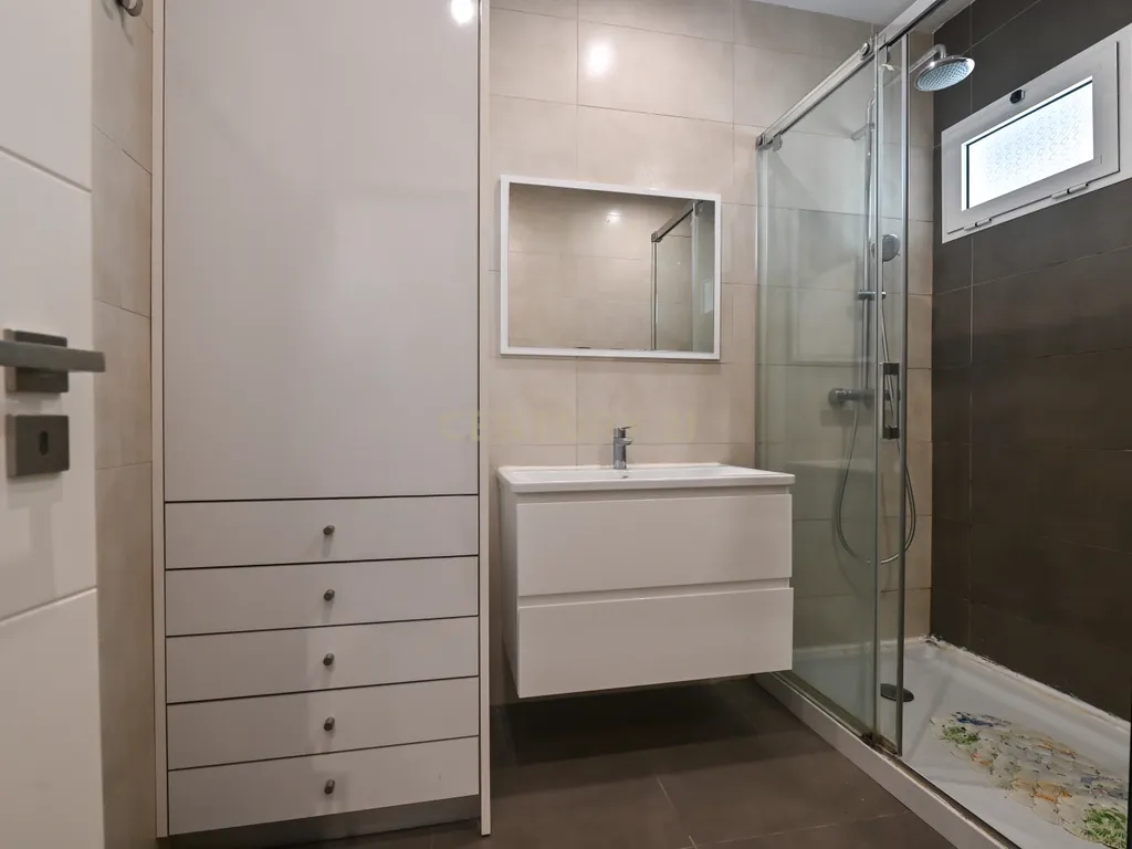 T2+1 Remodelado com sótão/suite e excelente localização - Benfica - Image 8