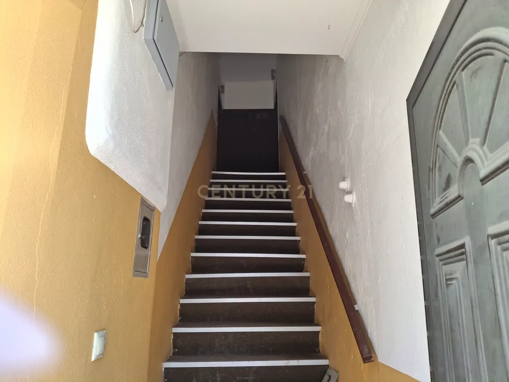 Prédio no Montijo com apartamento 1º piso e loja R/c - Image 22
