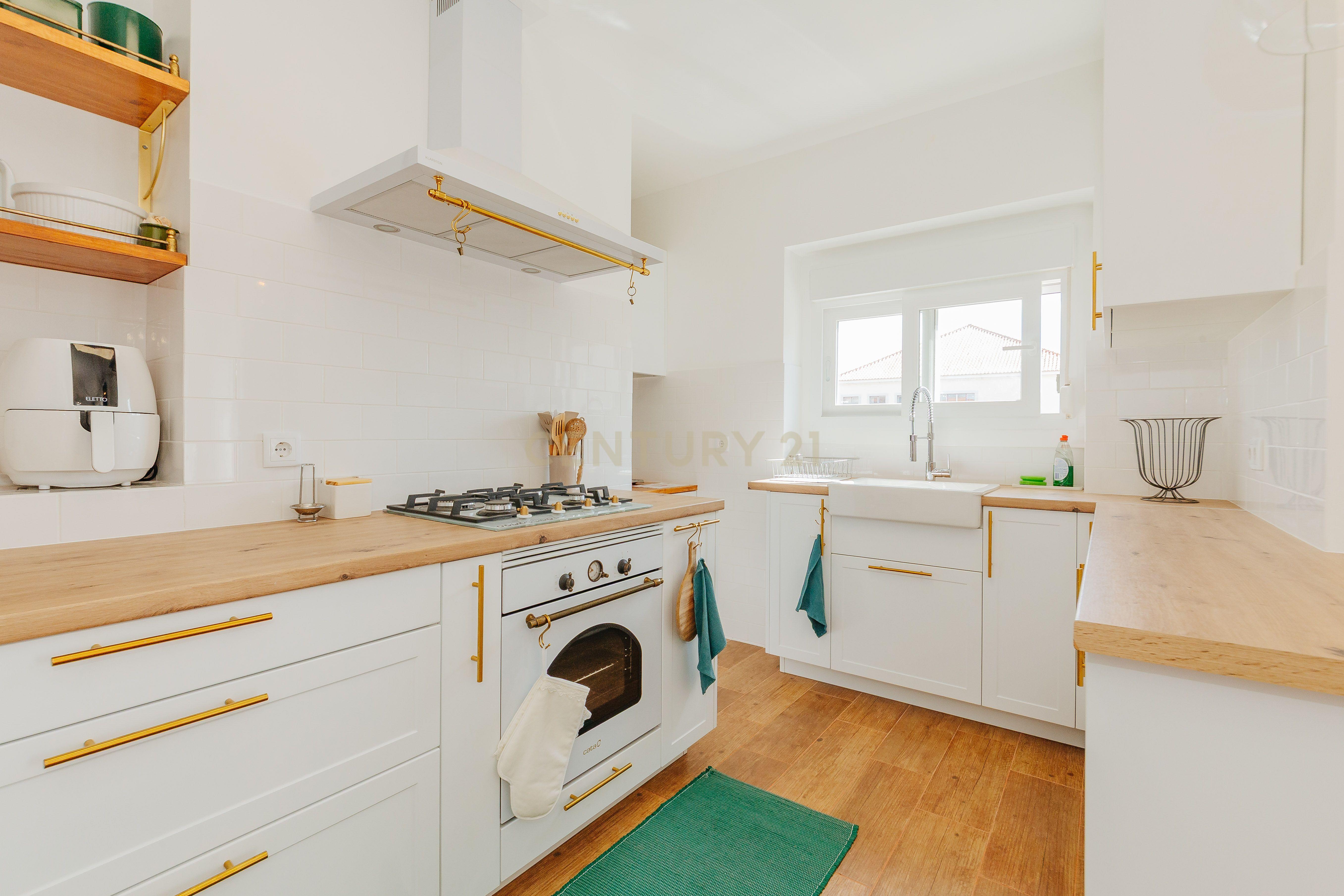Fotografia 7 de Apartamento T3+1 para Arrendar na Av de Roma completamente Mobilado I Equipado e com utensílios