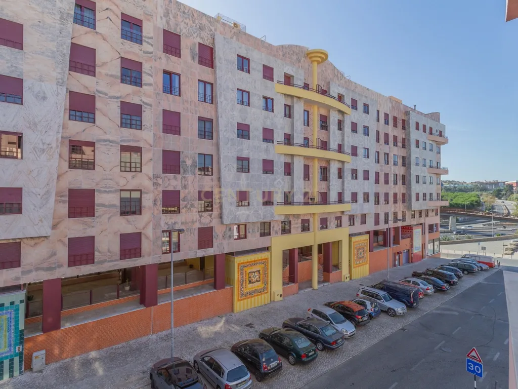 Apartamento T2, sito na localidade de Cova da Piedade, concelho de Almada. - Image 23