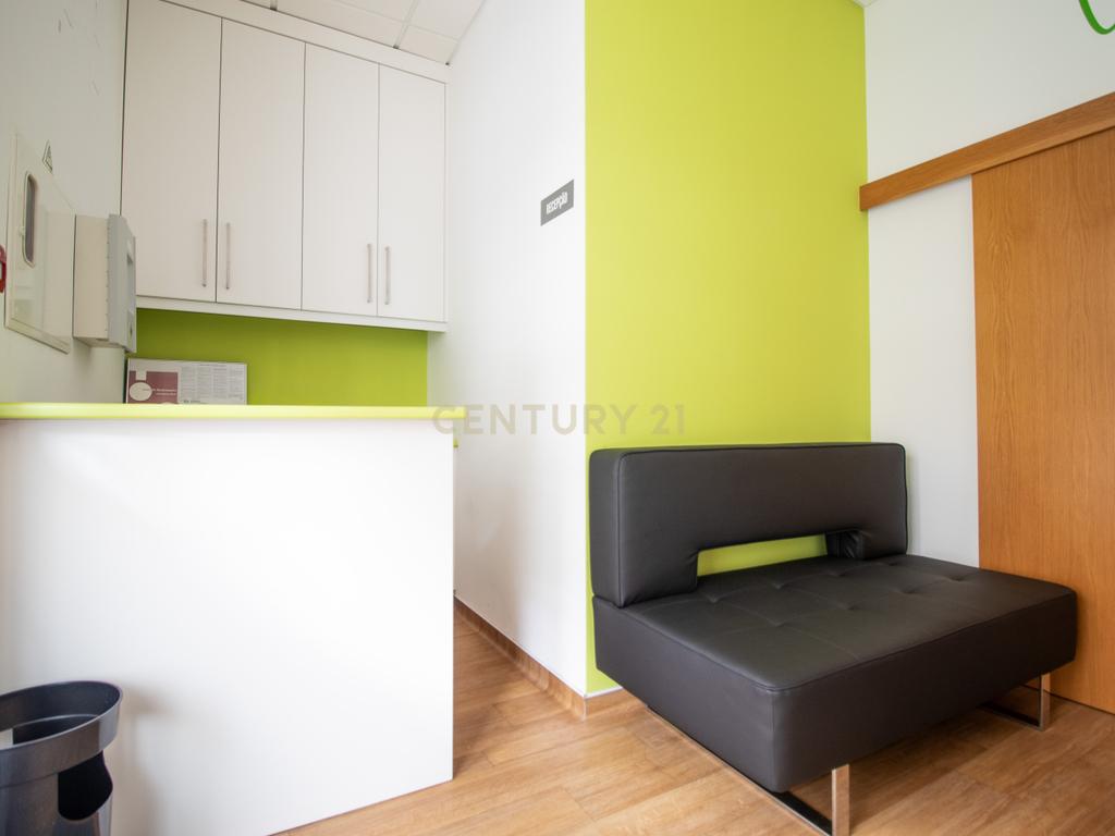 Espaço preparado para Clínica Dentária com garagem – Zona Histórica - Image 2