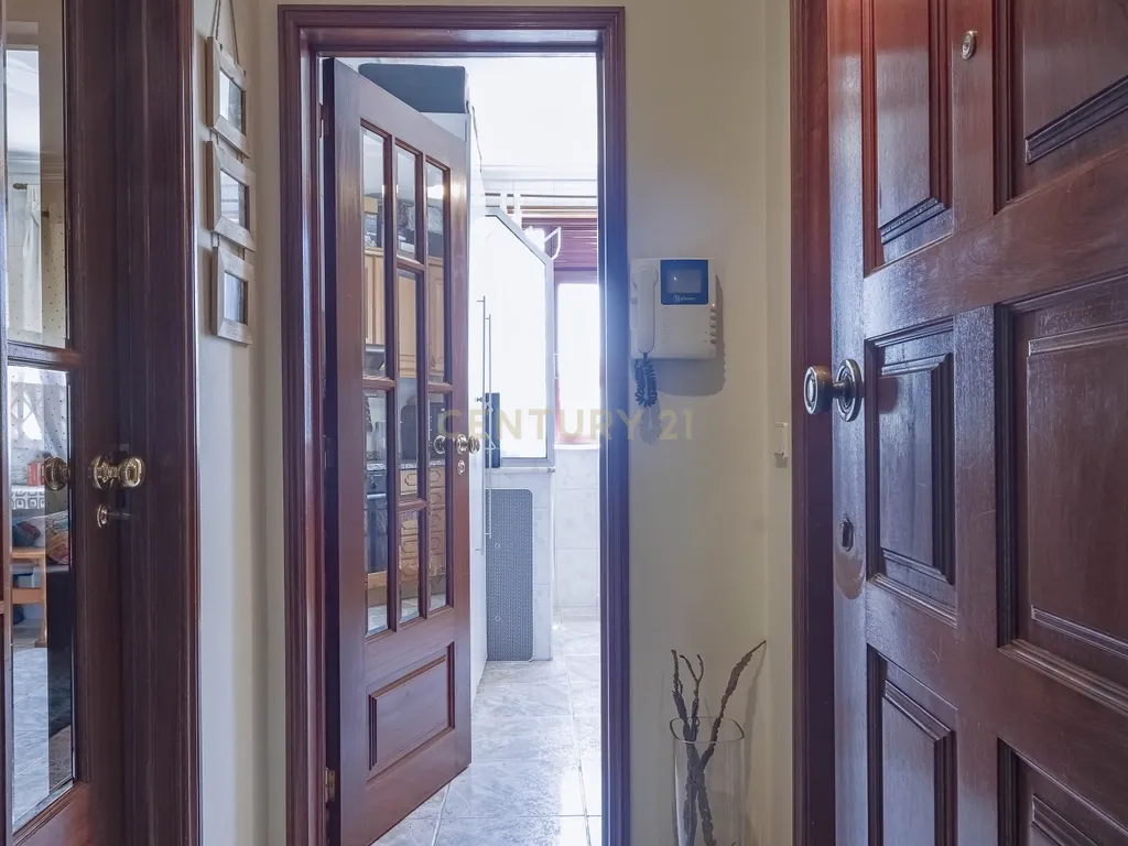 Apartamento T1 em Vila Nova de Gaia, com lugar de garagem - Image 7