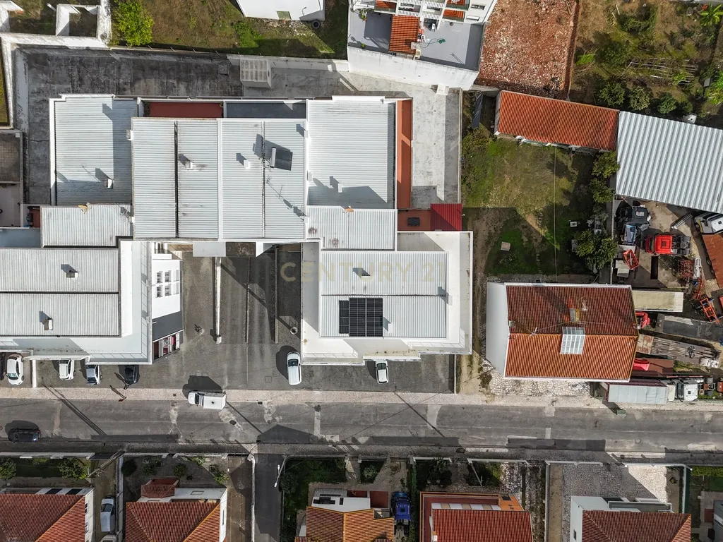 Apartamento T3 com terraço e churrasqueira – Merceana, Alenquer - Image 4