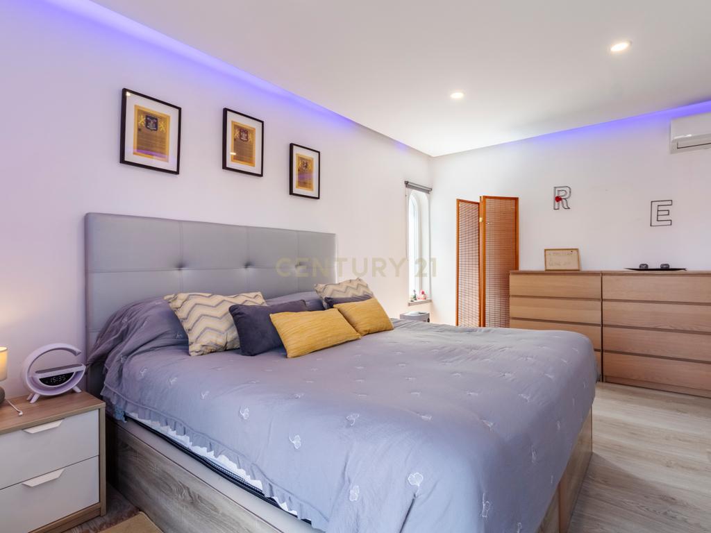 Moradia T4 como nova com piscina na Marisol em Lote de 500m² - Image 97