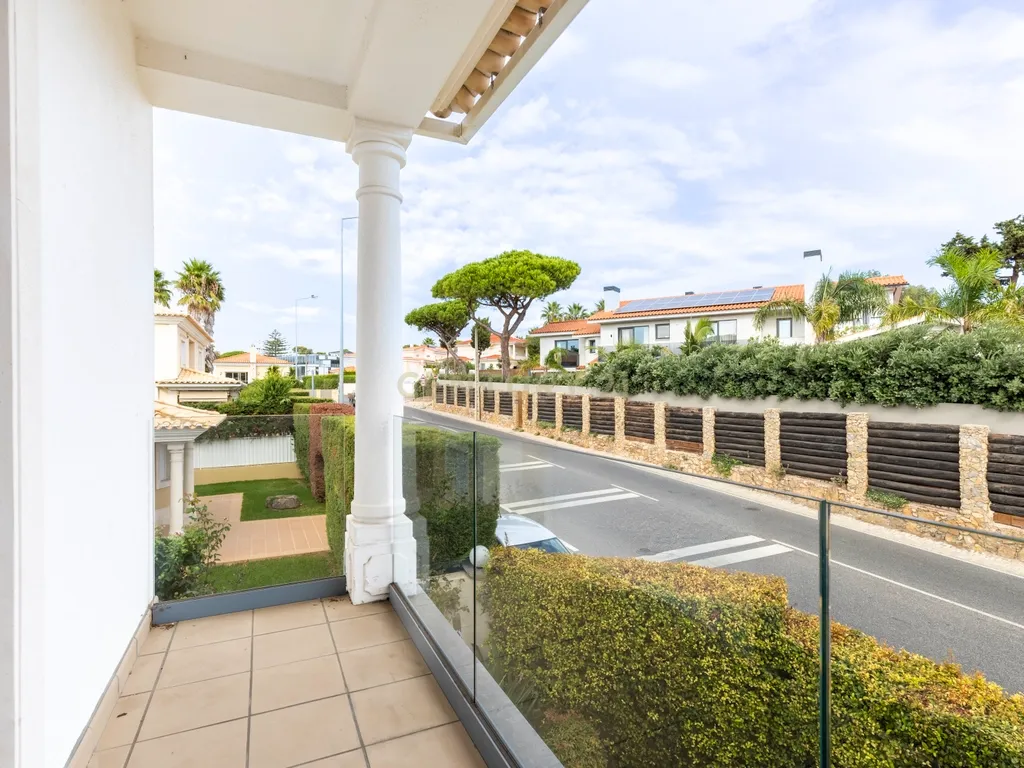Moradia T5 de Luxo com Piscina, Ginásio, Sauna e Garrafeira em Birre, Cascais - Image 55