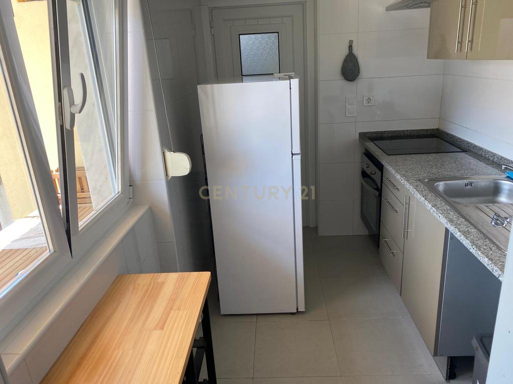 Apartamento em andar de moradia T2 (R/C) - Caeiros Mafra - Image 4