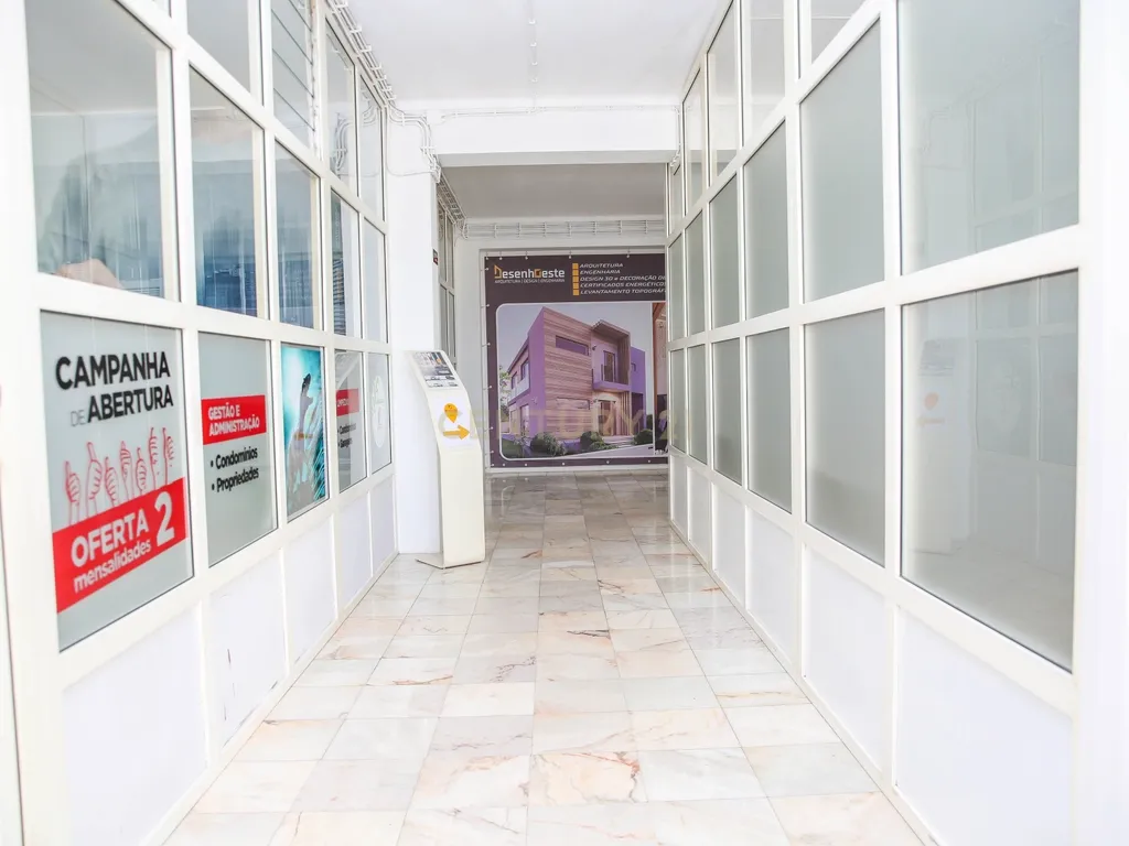 Prédio no Centro da Lourinhã - Image 10