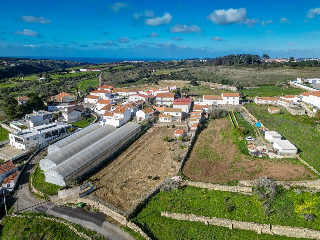 Moradia Isolada T3 com 2480m2 de terreno, poço e com anexos - Image 51