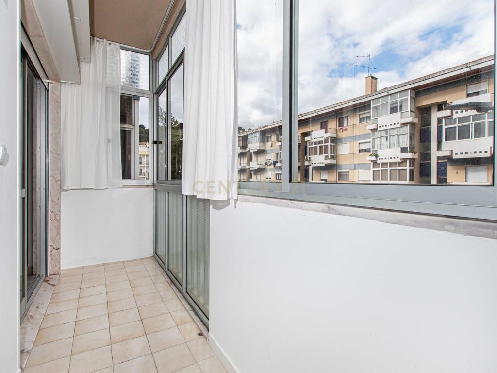Apartamento T2 Alhandra - Image 10