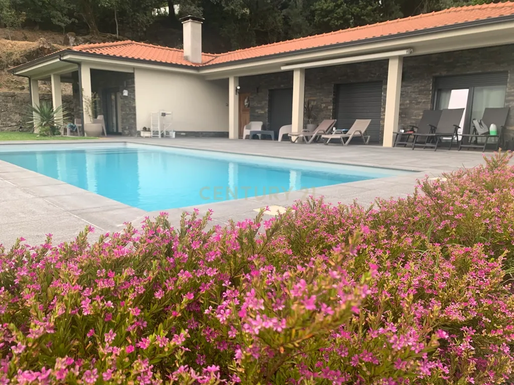 Moradia Térrea com Piscina | Braga - Gerês - Image 4