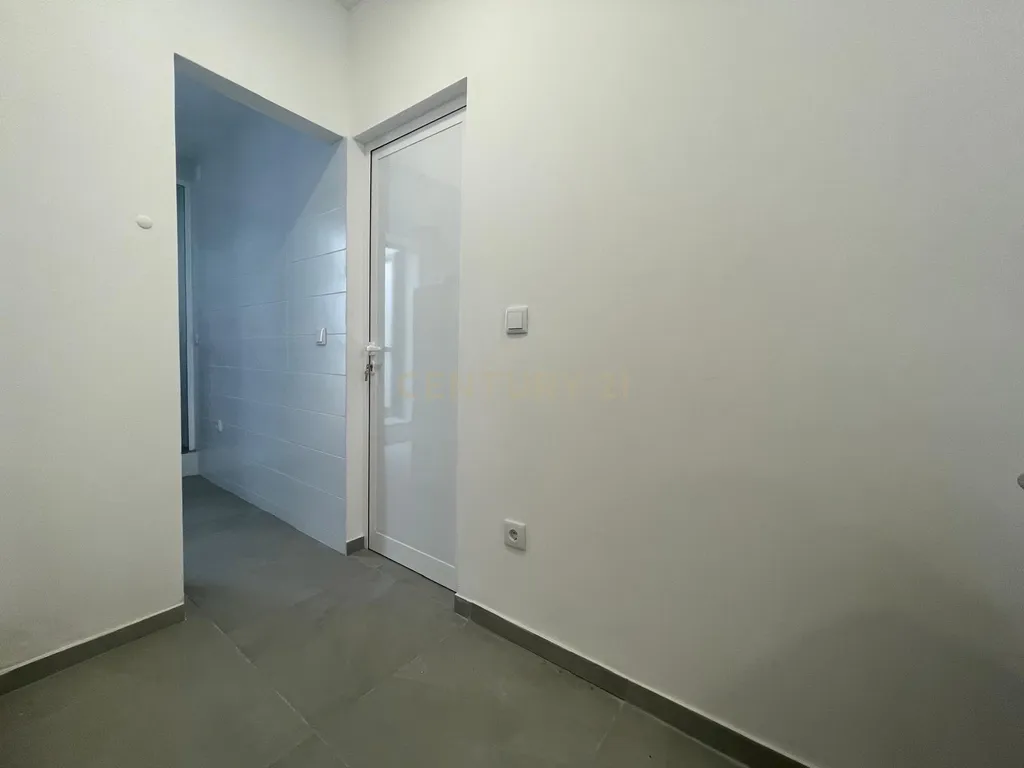 Moradia com 3 quartos em frente ao Hospital São João - Image 12