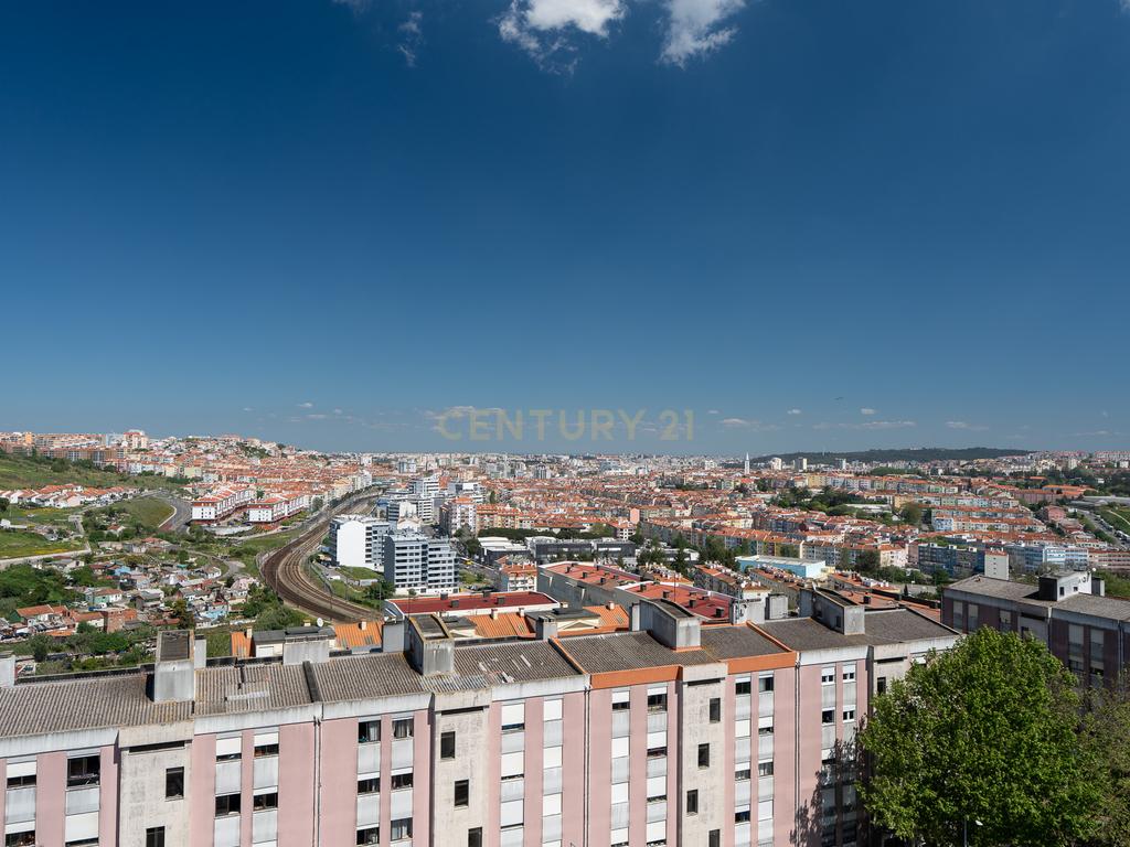 **Fantástico apartamento T4 com arrecadação*** - Image 23