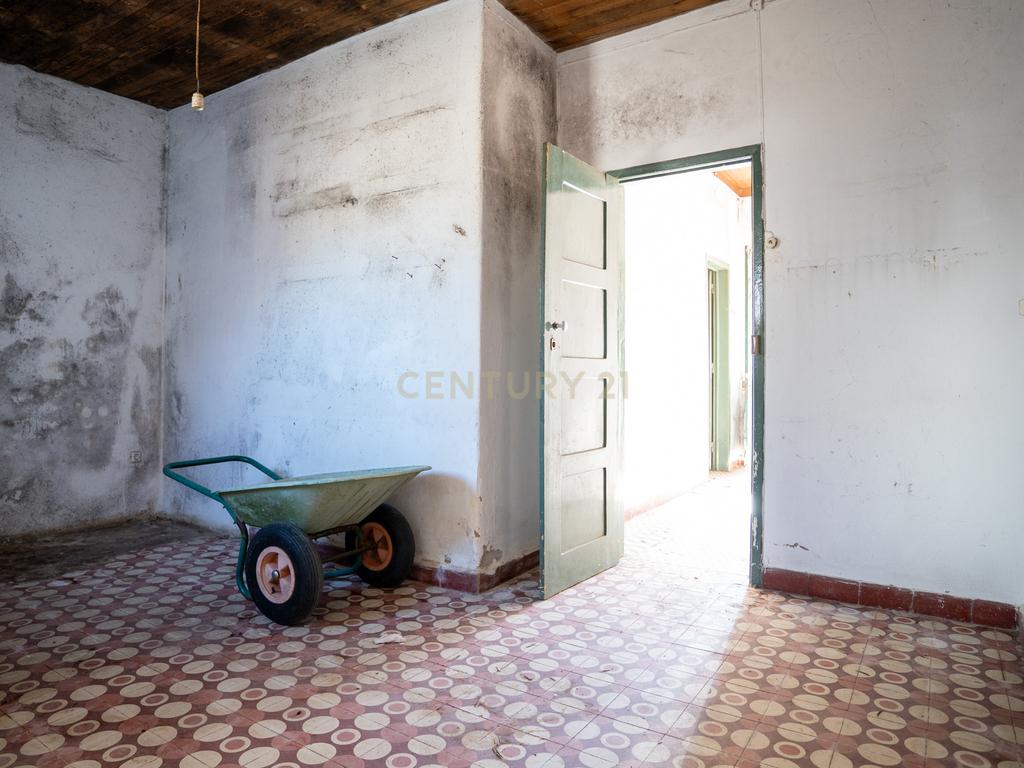 Casa para Recuperação em Cartaxo com Vista Panorâmica - Image 38