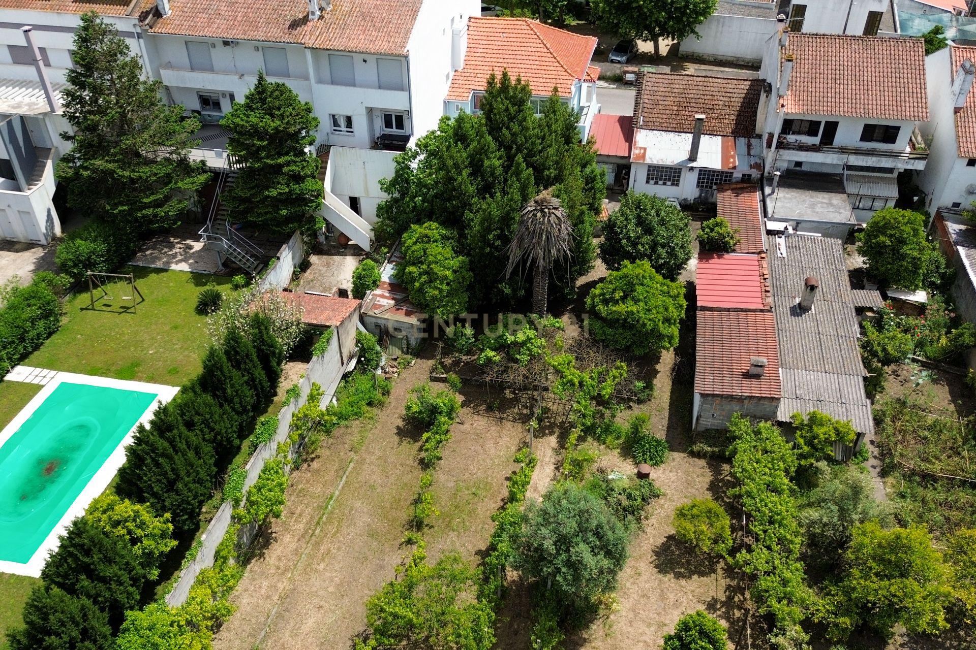 Moradia T3 com Jardim e Garagem em Santarém, Abrantes - Em Sistema de propostas Múltiplas - Image 8