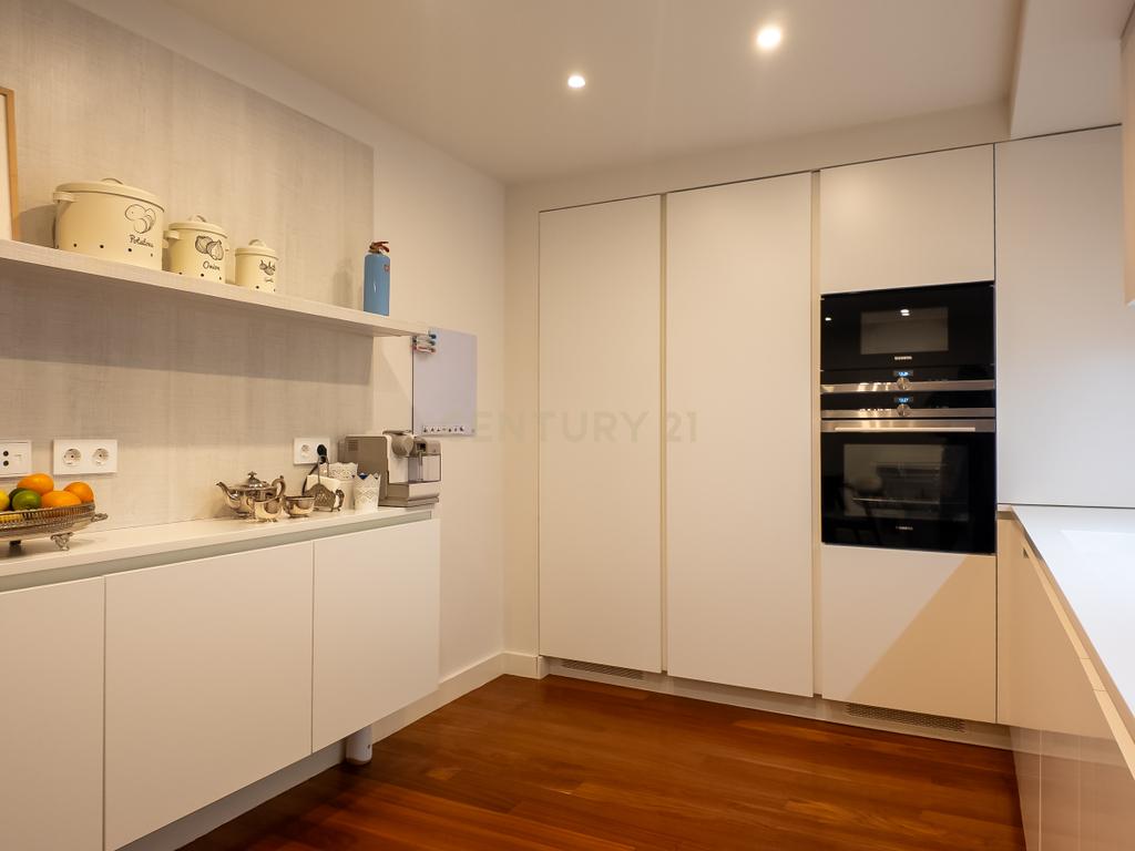 Apartamento T3+1 Porto - Foz - Image 32