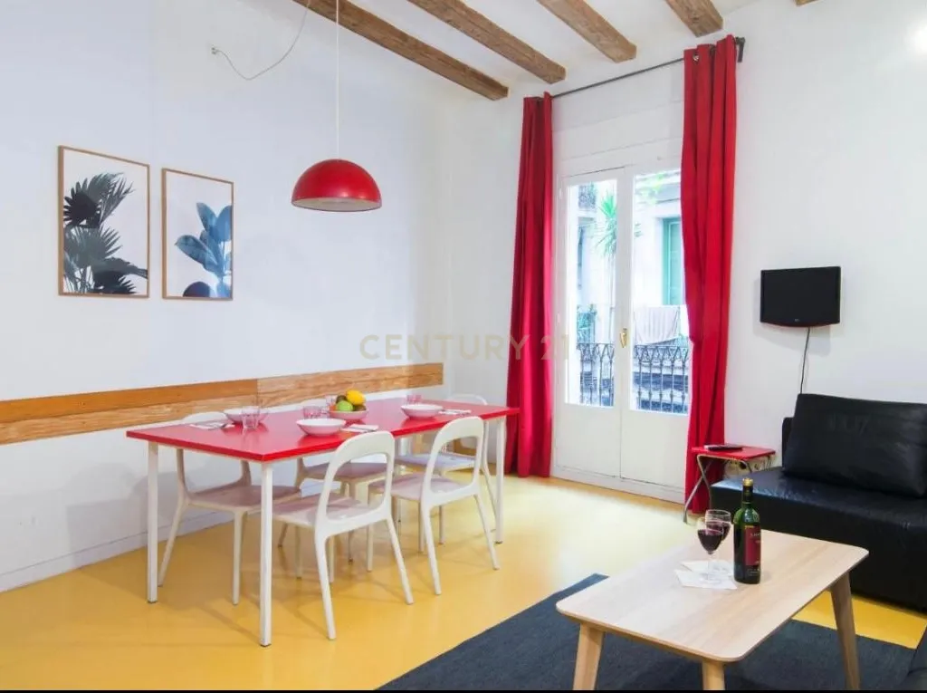 Imóvel com Licença Turística e Terraço Privado à Venda em El Raval – Barcelona - Image 18