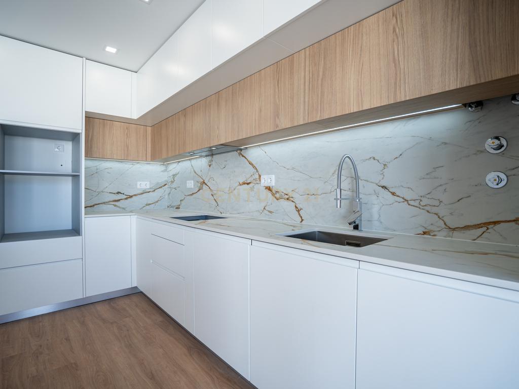 Moradia Térrea com piscina e quatro suites - Image 30