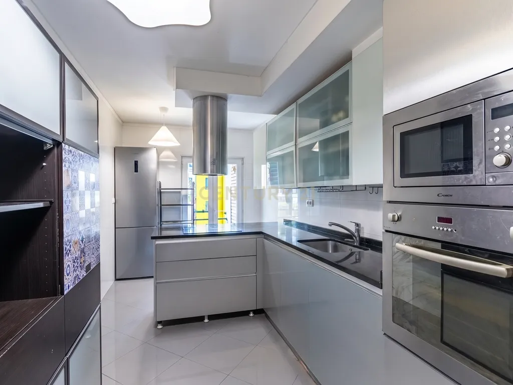 Apartamento T3 com Parqueamento e Arrecadação | Montijo - Image 14
