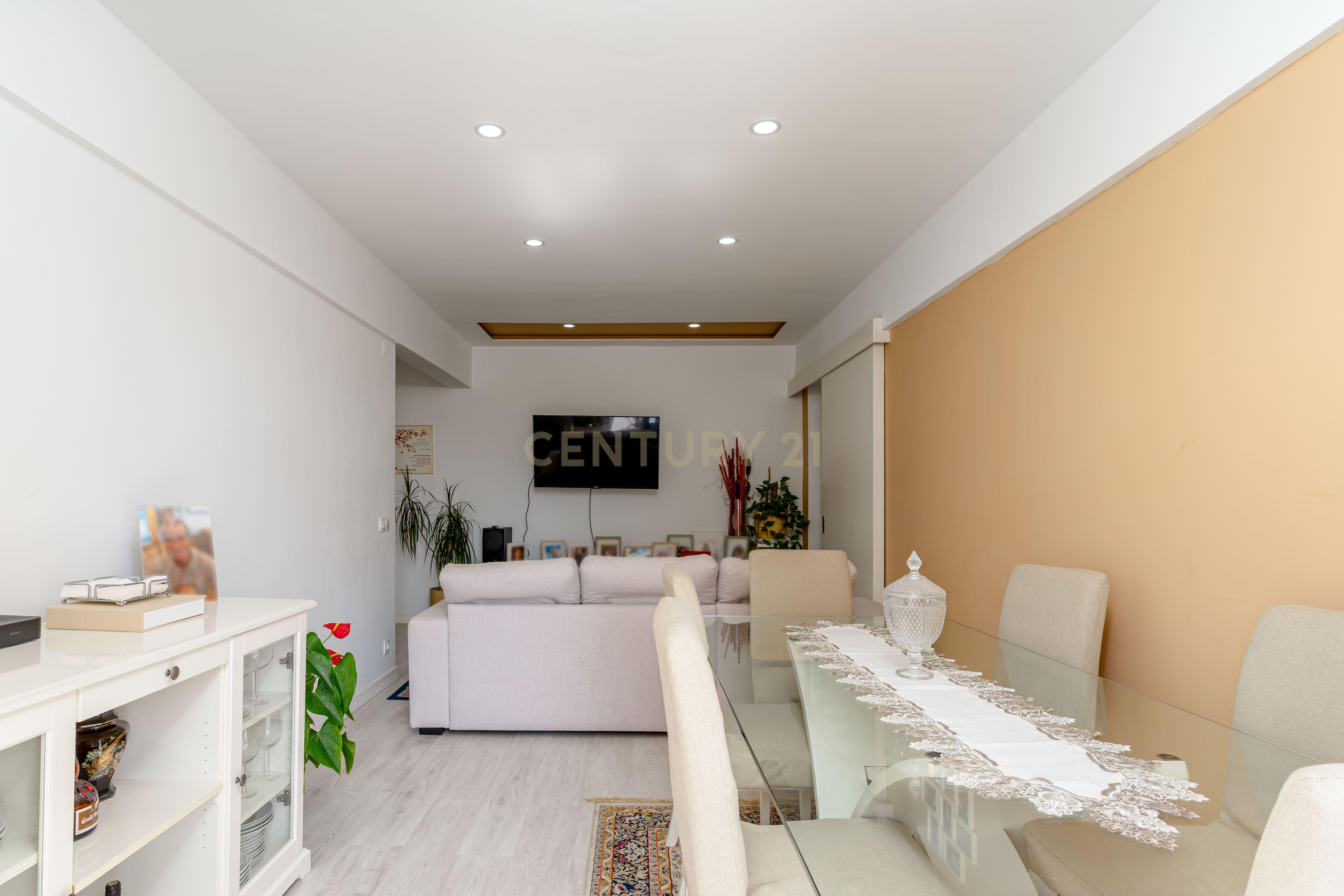 Fotografia 3 de Apartamento T3 Renovado nas Paivas, Amora, Seixal