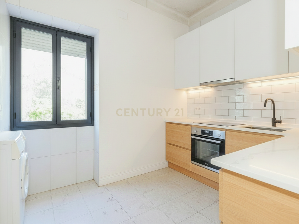 Apartamento T3 para Remodelação com Terraço | Alvito | Lisboa - Image 19
