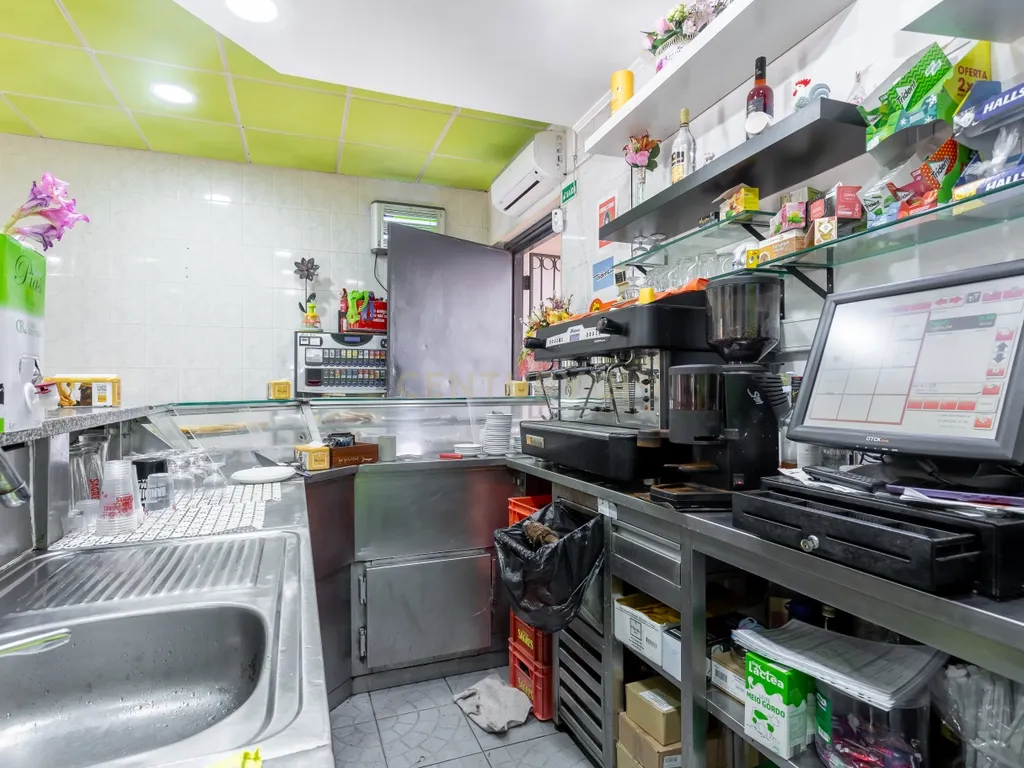 Loja/Café totalmente equipado em Marvila-Bairro dos Lóios - Image 5
