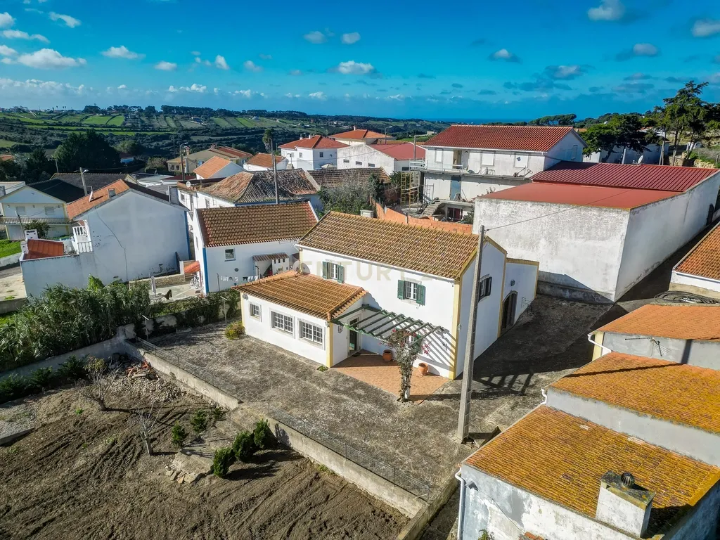 Moradia Isolada T3 com 2480m2 de terreno, poço e com anexos - Image 2