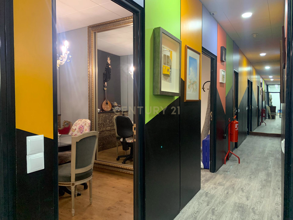 Armazém com 620 m2 situado no coração do Beato - Image 3