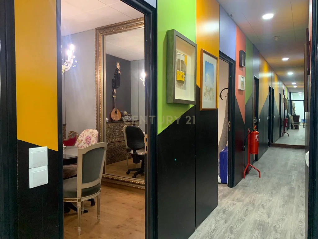 Armazém com 620 m2 situado no coração do Beato - Image 3