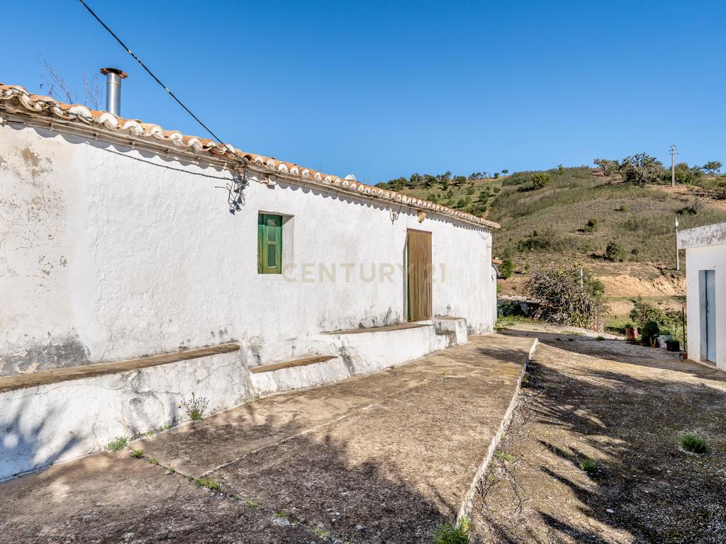 Quinta com moradia para reabilitação, na zona de Messines - Image 5