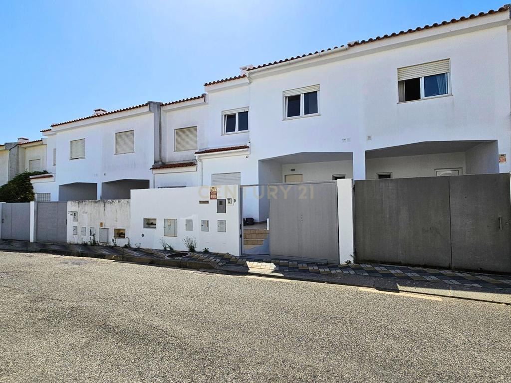 Moradia T4 em Oeiras para arrendar com garagem e terraço - Image 40