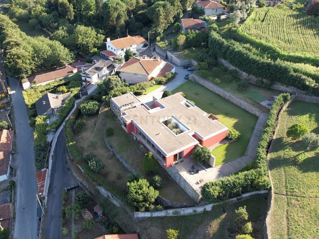 "Quintinha" - Moradia Moderna, com terreno, entre a cidade e campo - Image 7