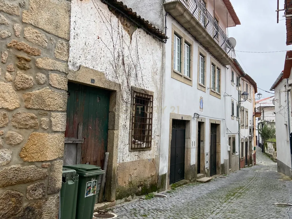 Moradia em ruína para recuperação total - Penamacor, Castelo Branco - Image 2