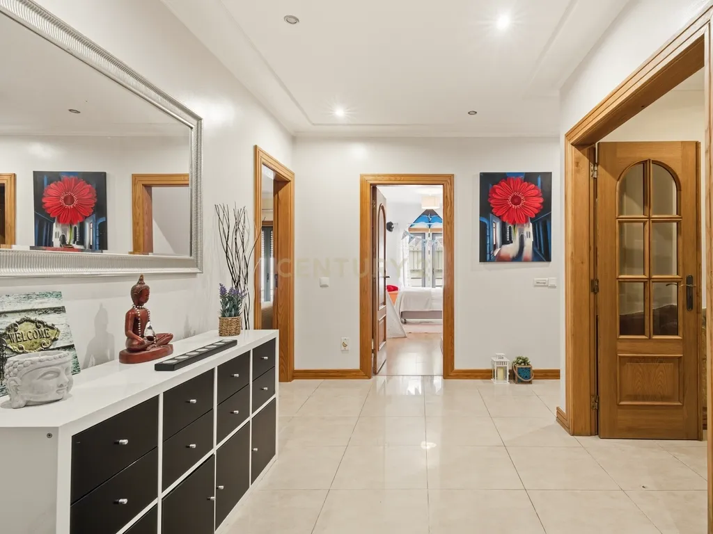 Apartamento T3 com terraço privativo, churrasqueira, zona de refeição e forno a lenha — Venda do Valador, Venda do Pinheiro - Image 12