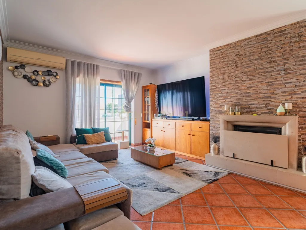 Moradia T3 com piscina em Marinha Grande, Leiria - Image 5