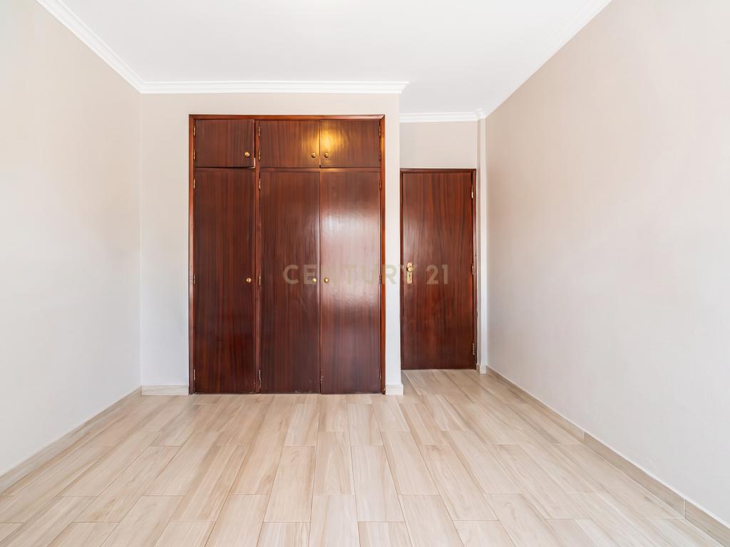 T3 Remodelado com Quintal e Estacionamento em Samora Correia - Image 22