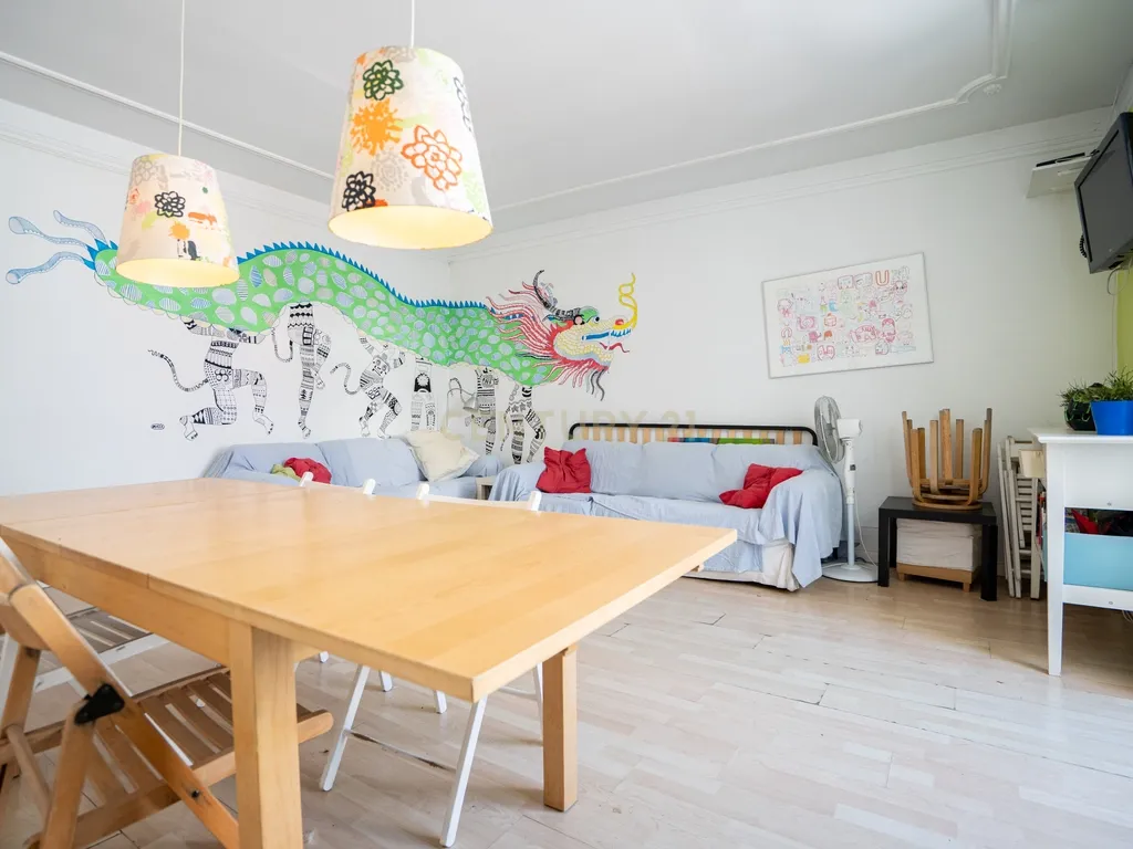 Apartamento Único com Vista sobre o Campo Pequeno – Lisboa - Image 44