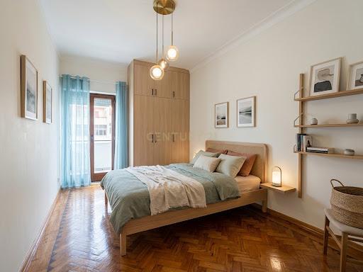 Apartamento T3 na avenida principal de Corroios - Oportunidade Única! - Image 6