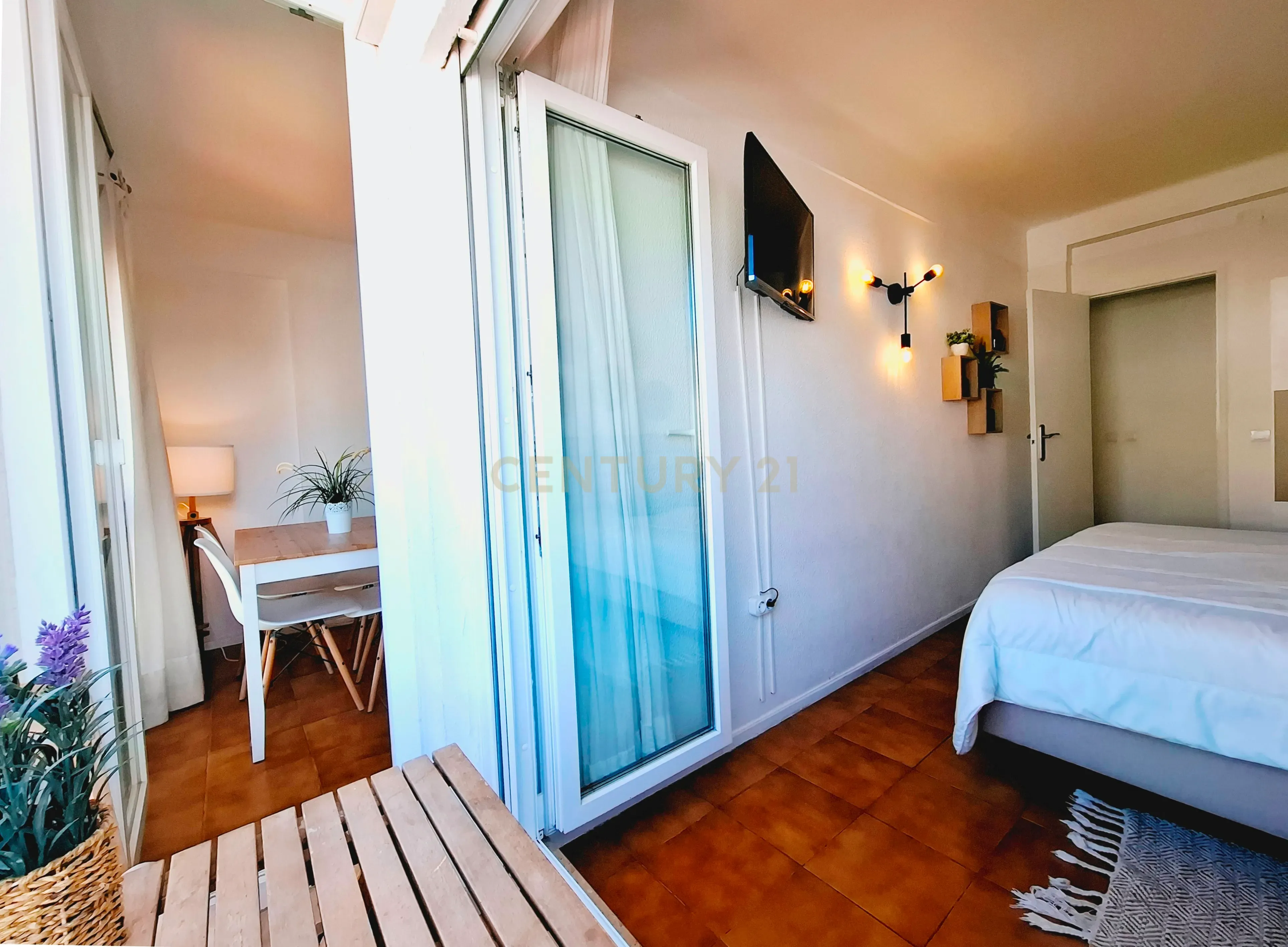 Fotografia 11 de Apartamento T1 Renovado a 150 Metros da Praia dos Pescadores – Albufeira