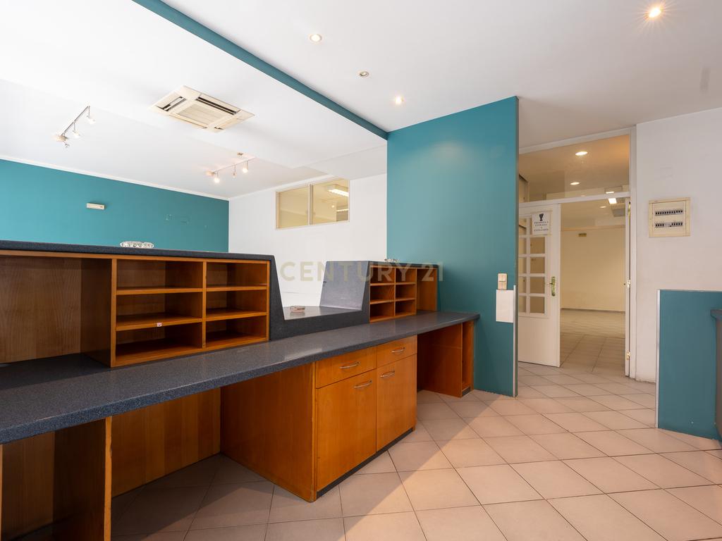 **Fantástica loja de dois pisos em Linda a Velha** - Image 14