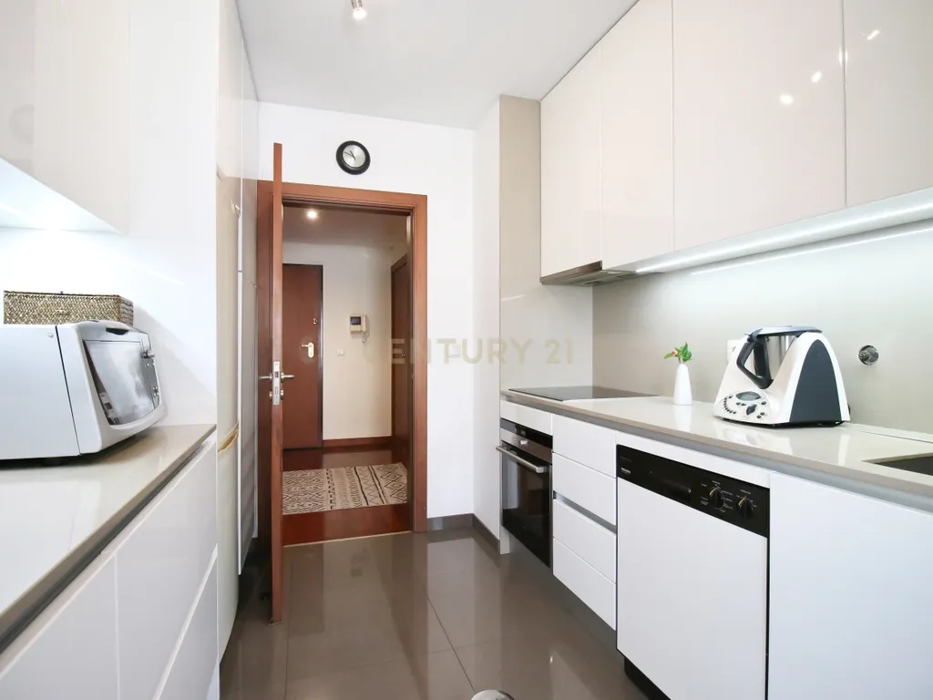 T3 remodelado com garagem para 2 carros no Bairro das Artes - Porto - Image 12