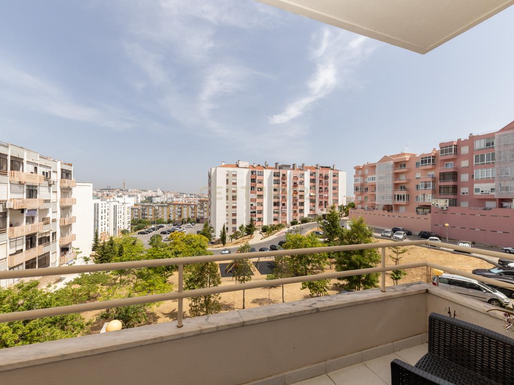 Apartamento T2 - Feijó com varanda - Image 17