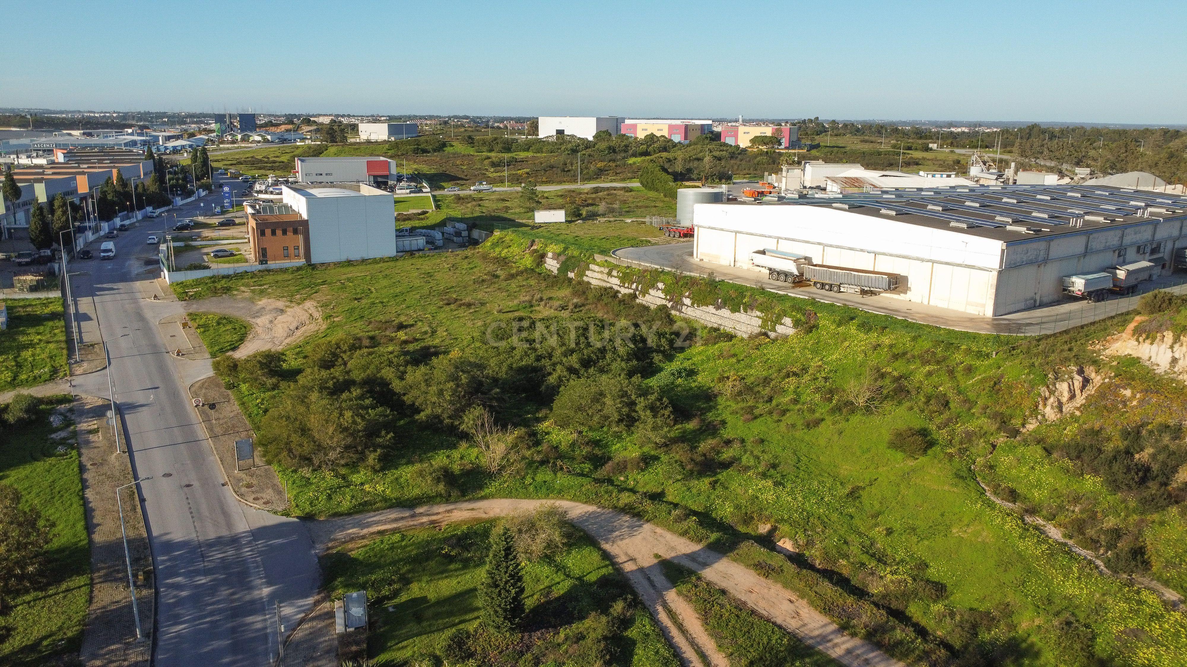 Fotografia 4 de Lote de terreno com 2.500 m², destinado a construção industrial- Parque Industrial SAPEC BAY, Setúbal