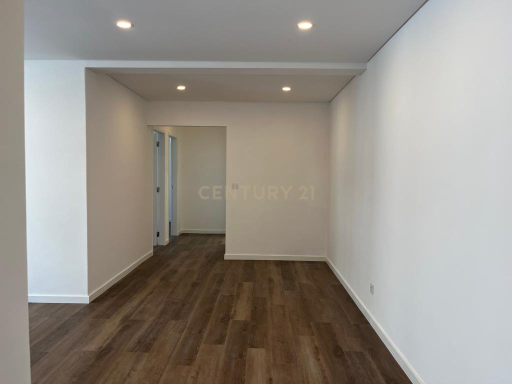 Apartamento T2 totalmente Remodelado. - Image 6